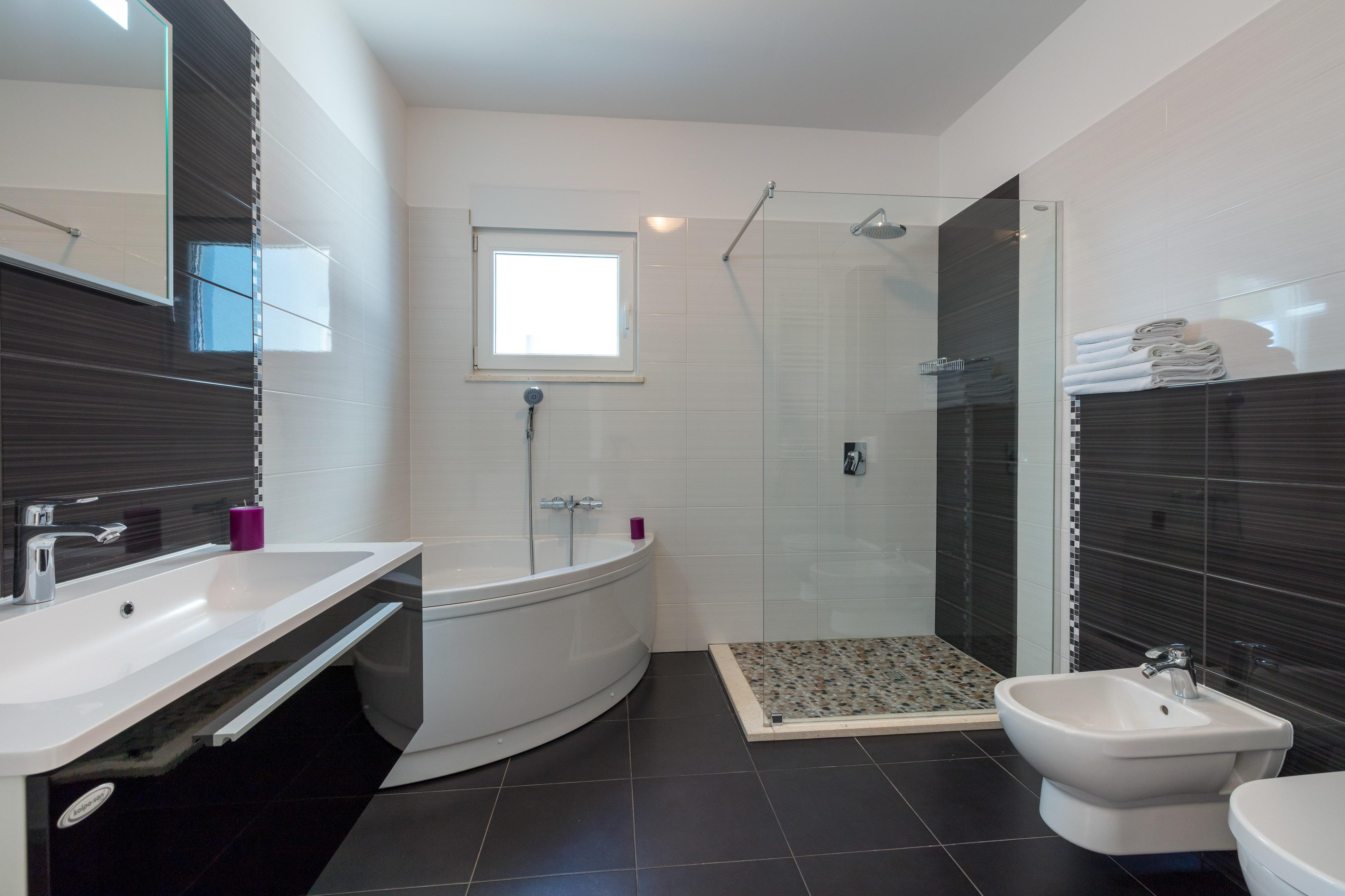 Villa Mermaid Your Croatian Haven With Luxury Pool And Scenic Views Podstrana Eksteriør bilde