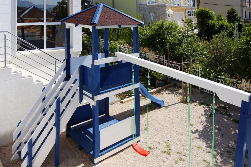 Villa Mermaid Your Croatian Haven With Luxury Pool And Scenic Views Podstrana Eksteriør bilde