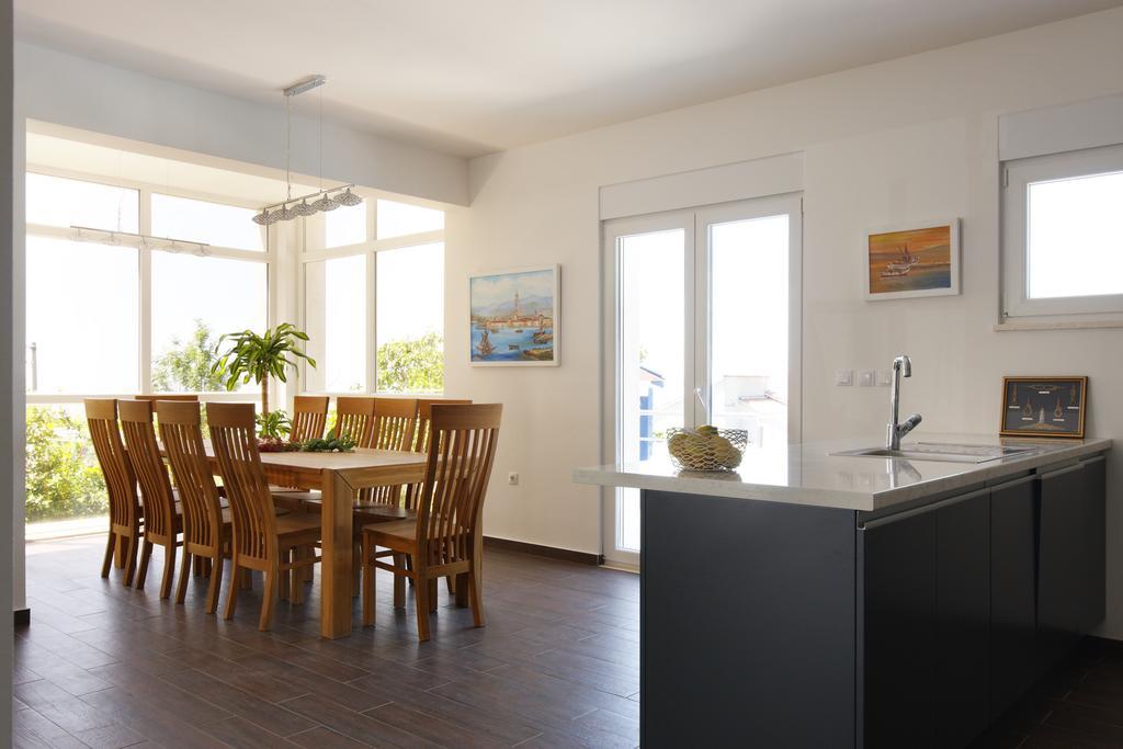 Villa Mermaid Your Croatian Haven With Luxury Pool And Scenic Views Podstrana Eksteriør bilde